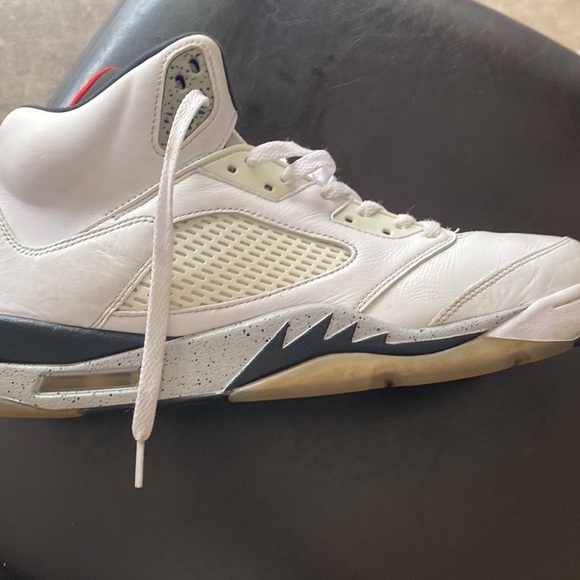 Jordan’s 5 - Picture 3 of 4